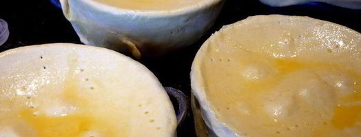 похлебка с семгой и шпинатом под домашним слоеным тестом очарована, околдована. Шаг 17