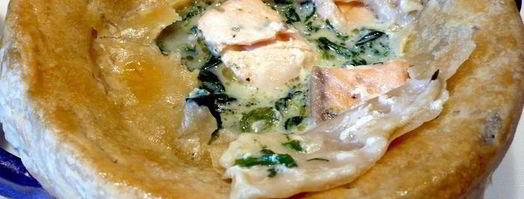 похлебка с семгой и шпинатом под домашним слоеным тестом очарована, околдована. Шаг 18