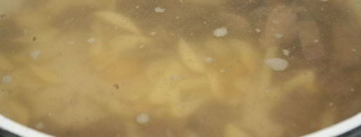 необычный рассольник с пшеничной крупой. Шаг 3