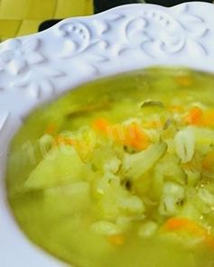 Постный рассольник с перловкой