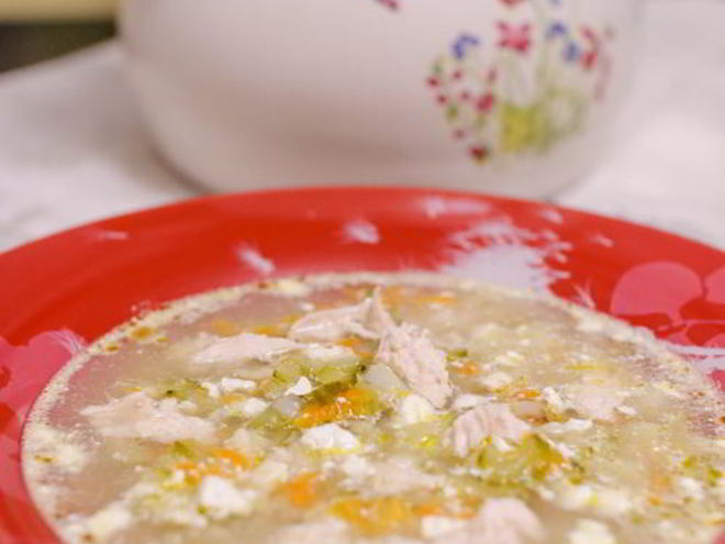 Рецепт рассольника с курицей и сыром в горшочке