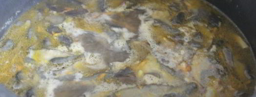 рассольник с лесными грибами в мультиварке. Шаг 6