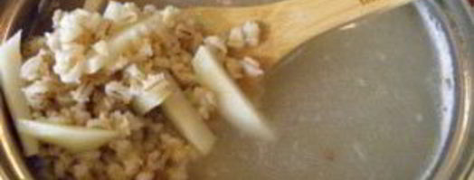 рассольник с перловкой и солеными огурцами. Шаг 6