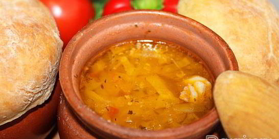 Щи из свежей капусты в горшочках