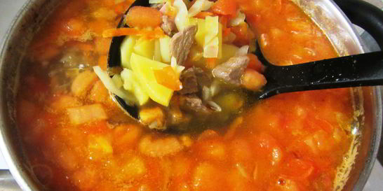 Щи с помидорами и болгарским перцем