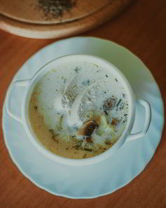 Сливочный суп с тмином и грибами