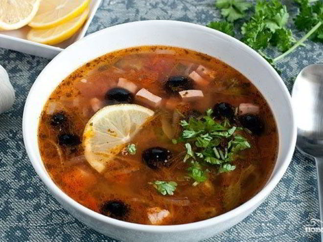 Рецепт солянки по-домашнему с колбасой