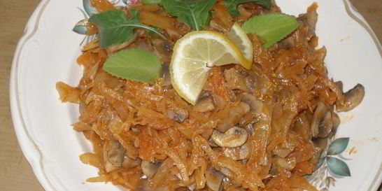 Солянка с грибами и капустой