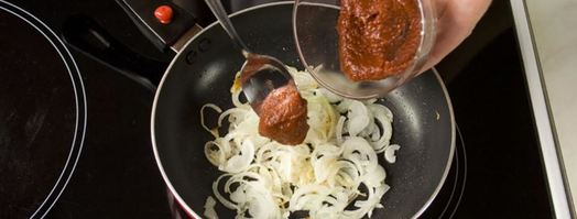 солянка с копченой грудинкой. Шаг 3