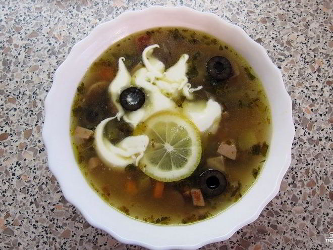 Рецепт солянки с маслинами