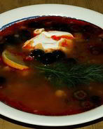 Солянка со свиными ребрышками