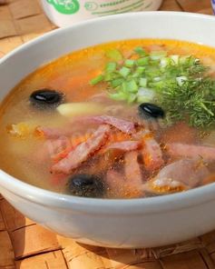 Солянка в мультиварке с картошкой