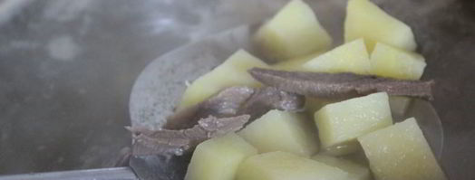 суп из говяжьего сердца с маринованными огурцами и домашней сметаной. Шаг 5