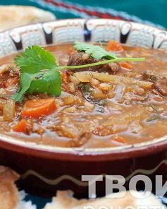 Суп Харчо с соусом Ткемали