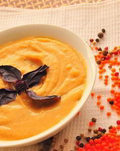 Пряный чечевичный суп-пюре с сыром Джюгас