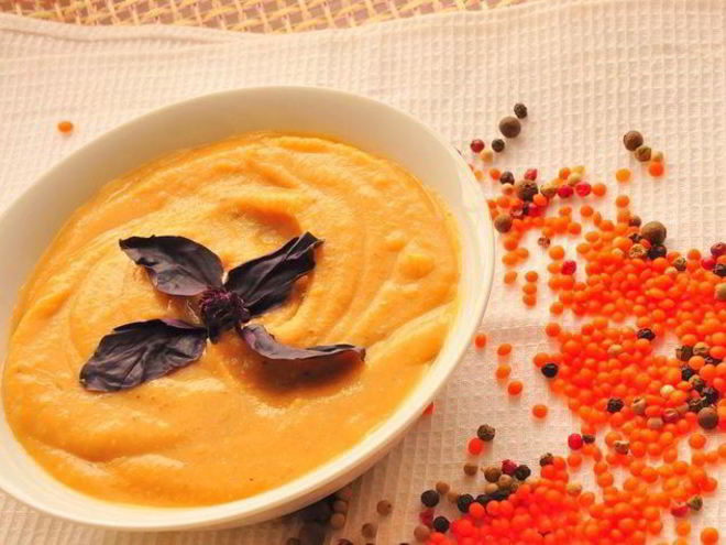 Рецепт пряного чечевичного супа-пюре с сыром джюгас