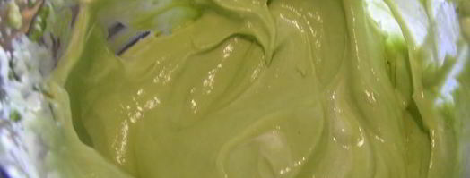 суп-пюре из авокадо с кинзой и вялеными томатами. Шаг 6