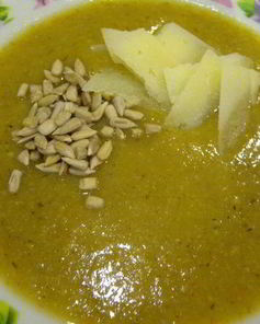 Суп-пюре со сладким перцем, спаржевой фасолью и грибами