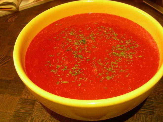 Рецепт свекольного супа-пюре с яблоком и тимьяном