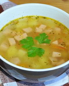 Суп с колбасой и вермишелью