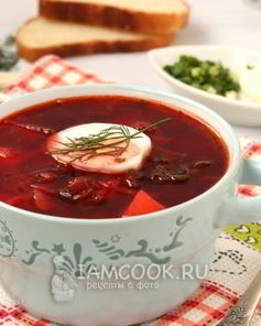 Горячий свекольник с ботвой