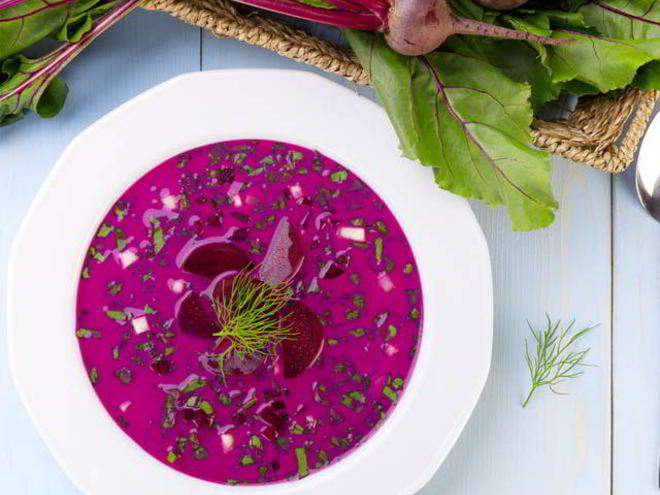 Рецепт свекольника с сельдереем, ботвой и зеленым салатом