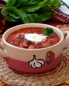 Свекольник со щавелем, фасолью и шампиньонами