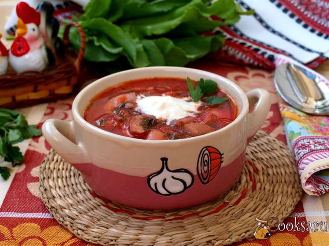 Рецепт свекольника со щавелем, фасолью и шампиньонами