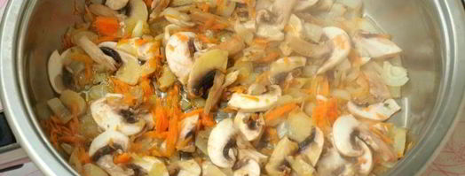 свекольник со щавелем, фасолью и шампиньонами. Шаг 5