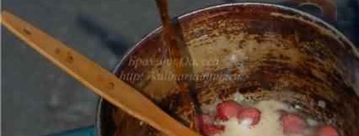 баварский пивной сырный суп с копчеными колбасками. Шаг 27