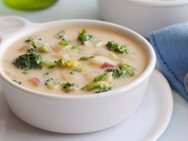 Рецепт легкого сырного супа с шампиньонами и брокколи