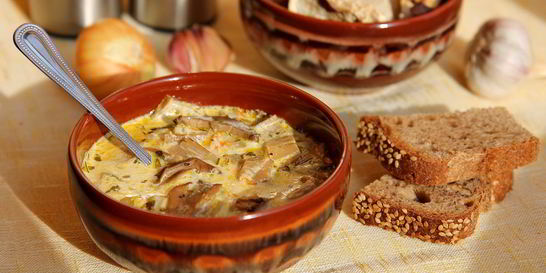 Сырный суп на грибном бульоне