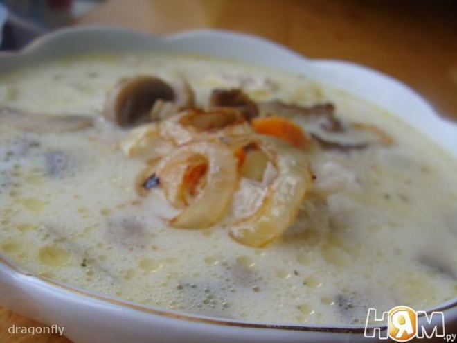 Рецепт сырного супа на основе лукового