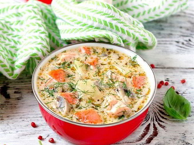 Рецепт сырного супа с форелью и грибами