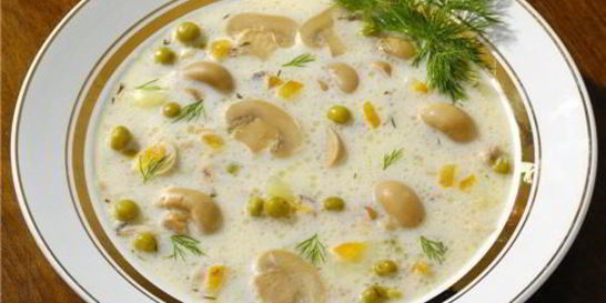 Сырный суп с шампиньонами и копченостями