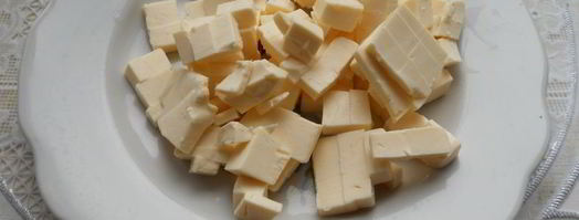 сырный суп с замороженными овощами, зеленью чеснока и фрикадельками. Шаг 6