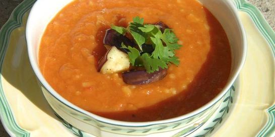Томатный суп с баклажанами и булгуром