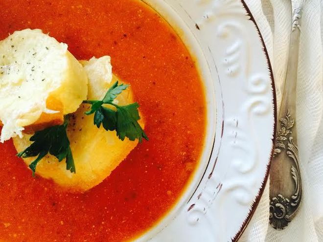 Рецепт томатного супа с гренками