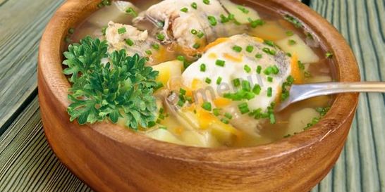 Рыбный суп уха из ершей