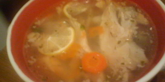 Уха из форели с чесноком