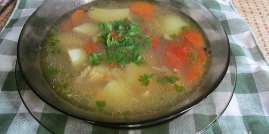 Уха на курином бульоне