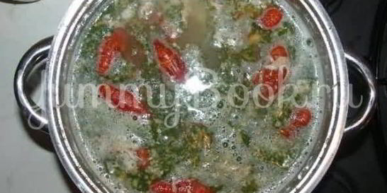 Уха с раками и икрой