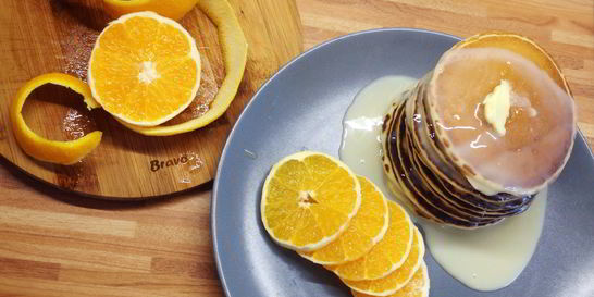 Апельсиновые панкейки с корицей