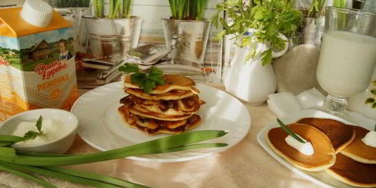 Блинчики на ряженке с куриным припеком