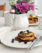 Блинчики с черникой и орехами