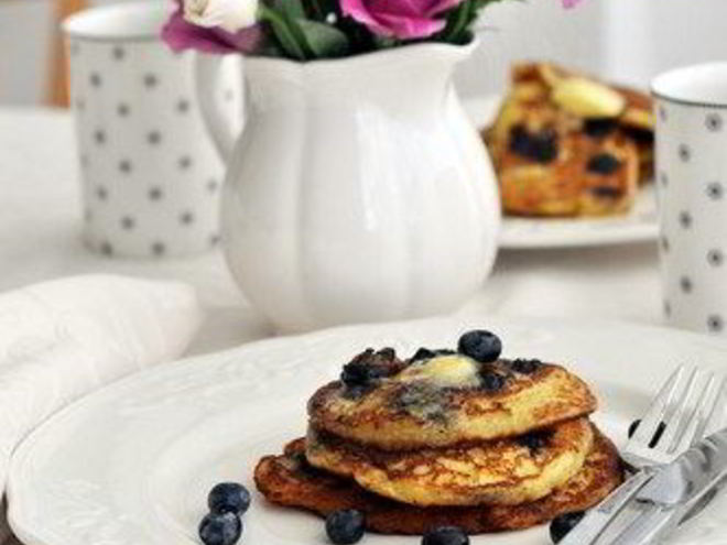 Рецепт блинчиков с черникой и орехами