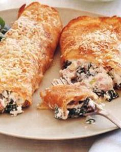 Блинчики с начинкой из ветчины, грибов и шпината