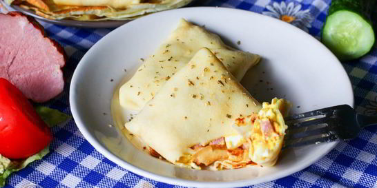 Блинчики с ветчиной и яйцом
