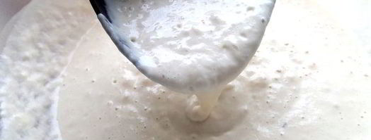 дрожжевые блины с луково-сырной начинкой. Шаг 12