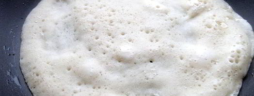 дрожжевые блины с луково-сырной начинкой. Шаг 13